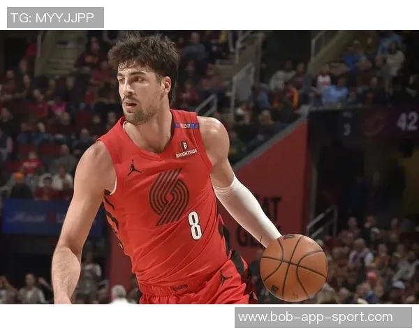 阿夫迪亚表现平平15投仅5中贡献16分7板6助攻防守端也有亮眼表现 阿夫迪亚表现平平15投仅5中贡献16分7板6助攻防守端也有亮眼表现